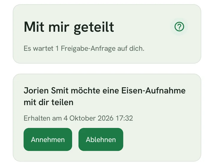 Eine Freigabe-Anfrage mit den Schaltflächen Annehmen und Ablehnen